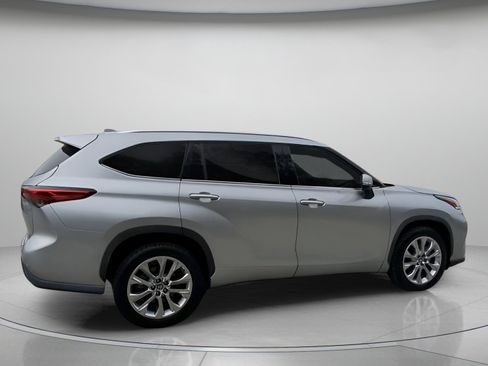 Used 2022 Toyota Highlander Limited image 29