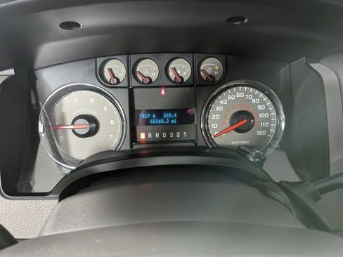 Used 2010 Ford F150 XLT image 4