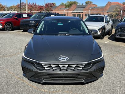 New 2026 Hyundai Elantra SE