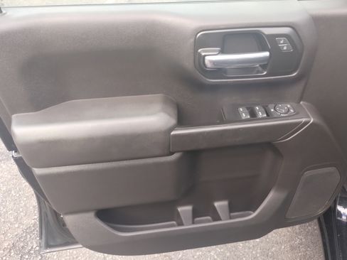 Used 2022 Chevrolet Silverado 1500 Custom image 10