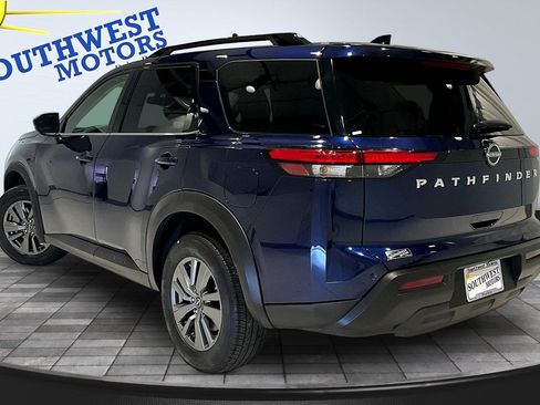 Used 2025 Nissan Pathfinder SV FWD image 5
