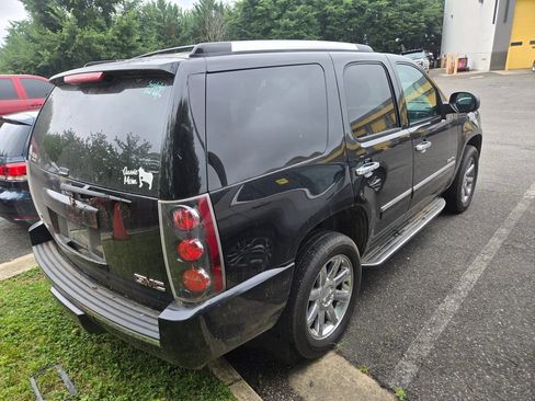 Used 2011 GMC Yukon Denali AWD/4WD image 5