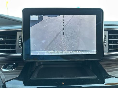 Used 2024 Ford Explorer Limited image 45