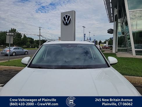 Certified 2023 Volkswagen Taos SE w/ Panoramic Sunroof Package AWD/4WD image 23