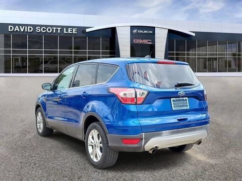 Used 2017 Ford Escape SE FWD image 3