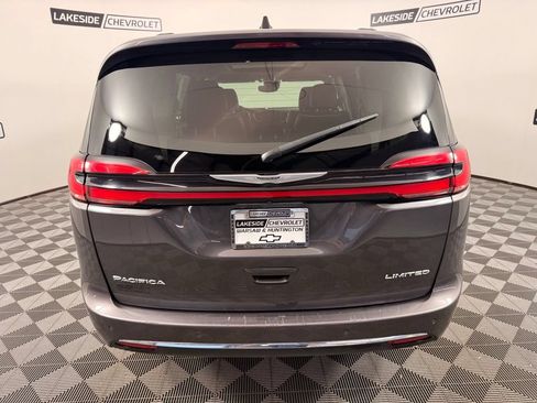 Used 2023 Chrysler Pacifica Limited FWD image 5