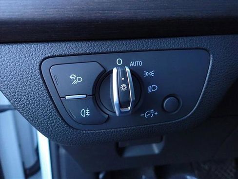 Used 2025 Audi Q5 e Premium Plus w/ Premium Plus Package image 18