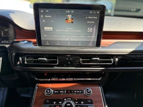 Used 2020 Lincoln Aviator Reserve w/ Equipment Group 201A image 31