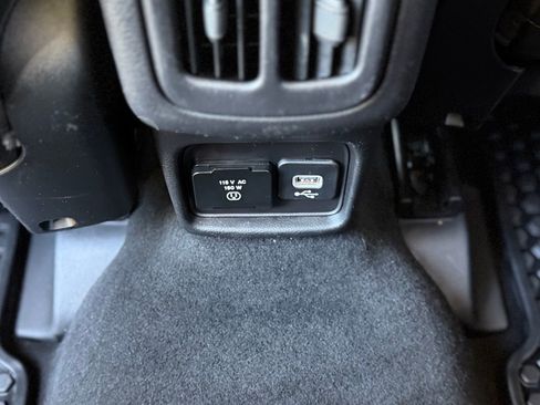 Used 2019 Jeep Compass Latitude w/ Popular Equipment Group image 9