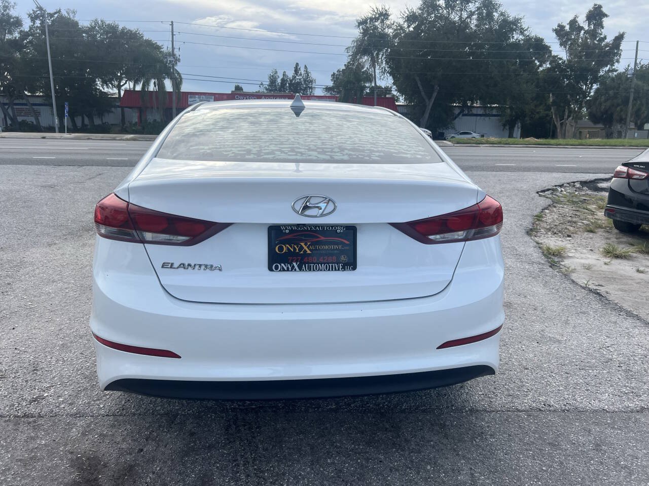 Used 2017 Hyundai Elantra Value Edition w/ Cargo Package FWD image 7