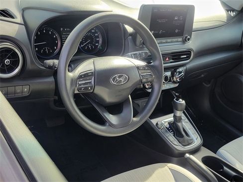 Used 2023 Hyundai Kona SEL image 3
