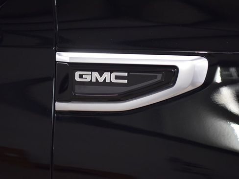 Used 2024 GMC Yukon XL Denali w/ Advanced Technology Package AWD/4WD image 16