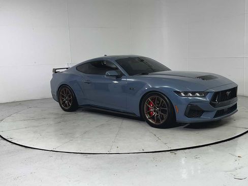 Used 2024 Ford Mustang GT Premium image 8