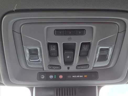 New 2025 GMC Sierra 3500 Denali w/ Denali Reserve Package image 18