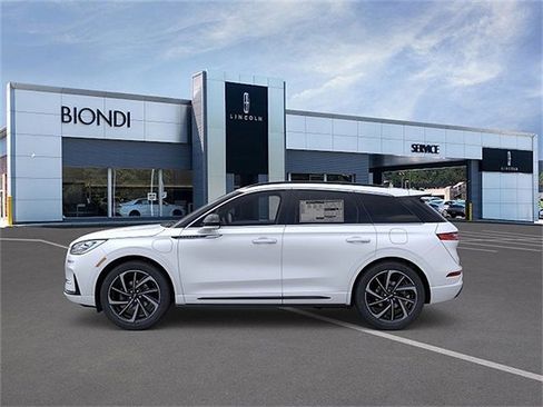 New 2026 Lincoln Corsair Grand Touring AWD/4WD image 3