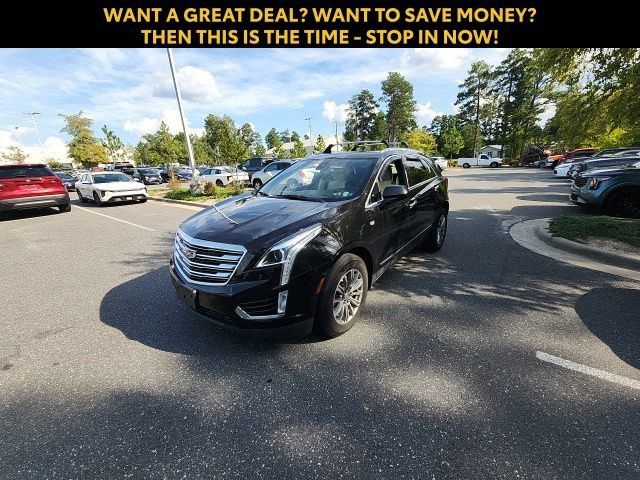 Used 2018 Cadillac XT5 Luxury w/ Driver Awareness Package AWD/4WD image 4