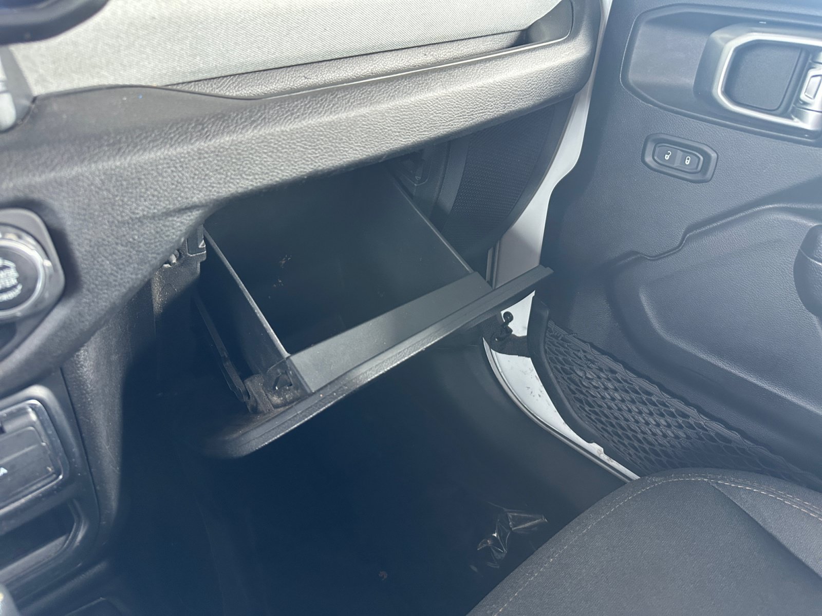 Used 2024 Jeep Wrangler Unlimited AWD/4WD image 18