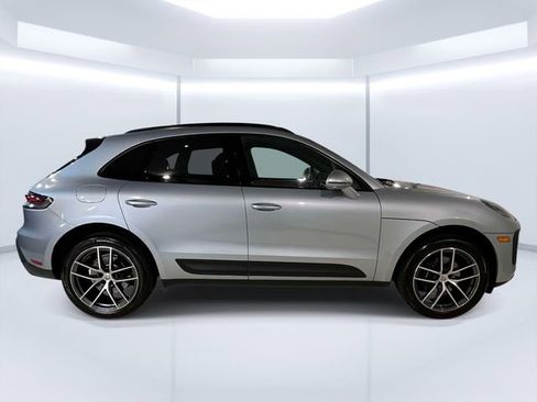 Certified 2025 Porsche Macan image 10