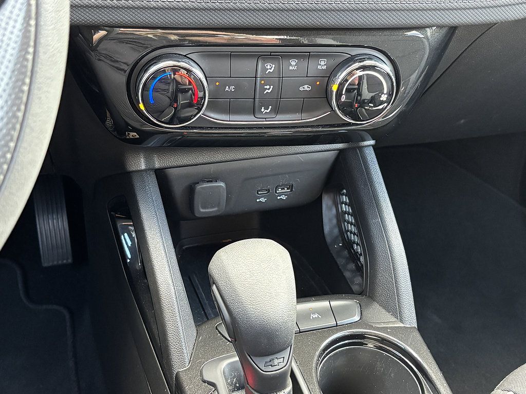 Used 2025 Chevrolet TrailBlazer LT FWD image 11