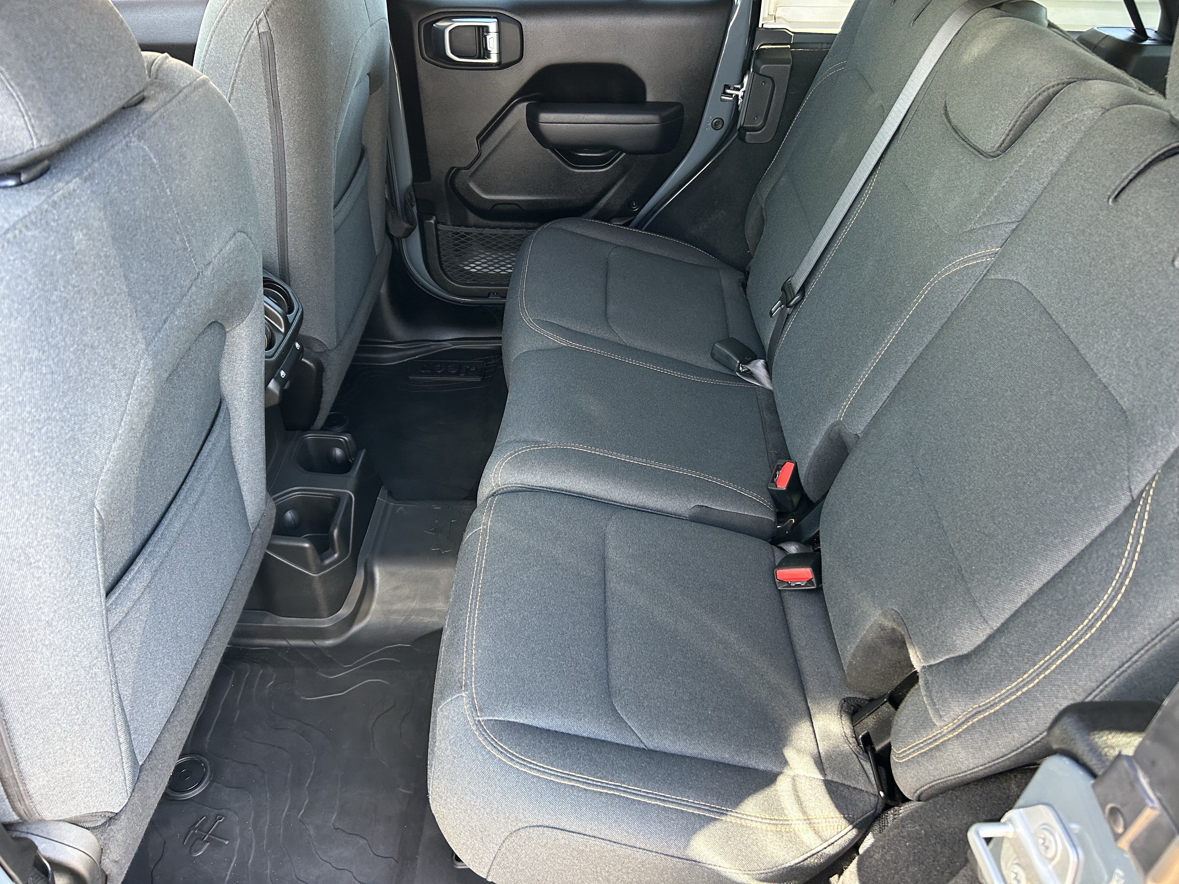 Used 2025 Jeep Wrangler Unlimited Sport AWD/4WD image 15