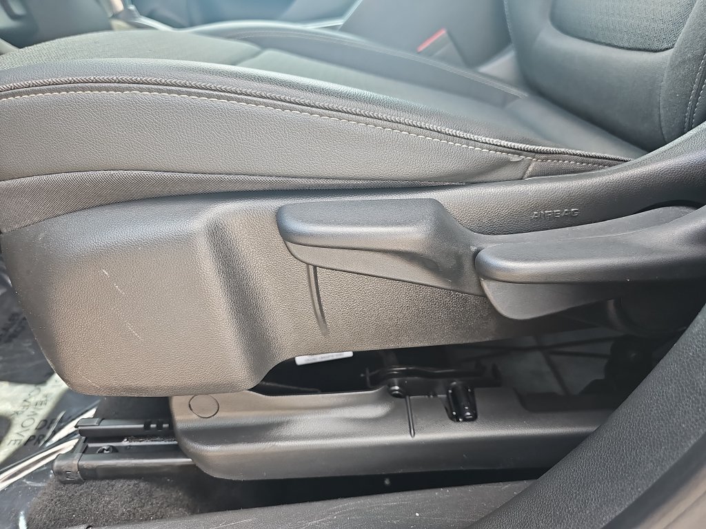Used 2025 Buick Encore GX Preferred AWD/4WD image 33