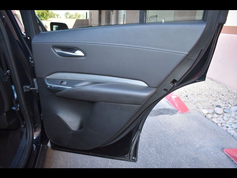 Used 2023 Cadillac XT4 Premium Luxury FWD image 27