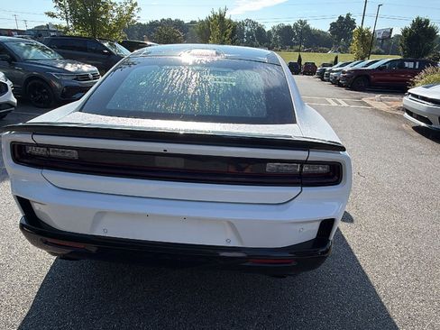 Used 2026 Dodge Charger Scat Pack AWD/4WD image 9
