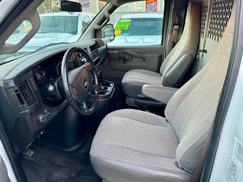 Used 2022 Chevrolet Express 3500 w/ Driver Convenience Package RWD image 13