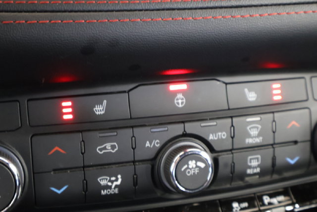 Used 2025 Dodge Durango GT AWD/4WD image 27