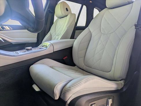 Used 2026 BMW X5 xDrive40i w/ M Sport Package image 4