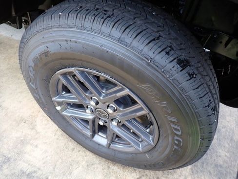 New 2025 Jeep Gladiator Sport image 7