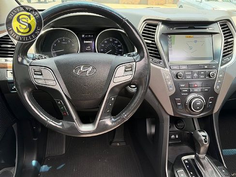 Used 2017 Hyundai Santa Fe FWD image 29
