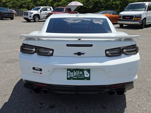 Used 2019 Chevrolet Camaro ZL1 RWD image 9