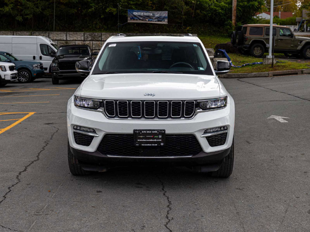 Used 2023 Jeep Grand Cherokee 4WD 4xe image 2