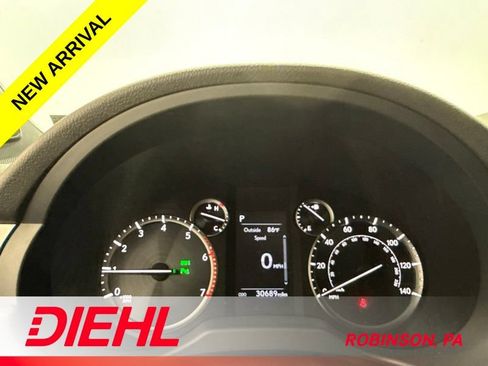 Used 2022 Lexus GX 460 w/ Black Line Special Edition AWD/4WD image 31