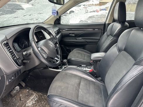 Used 2020 Mitsubishi Outlander SE image 9