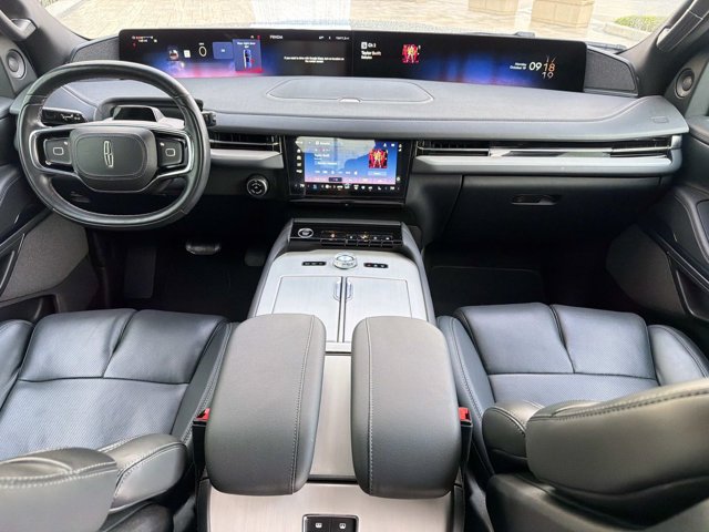 Certified 2025 Lincoln Navigator Reserve w/ Jet Appearance Package AWD/4WD image 25