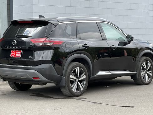 Used 2021 Nissan Rogue SL w/ Premium Package image 3