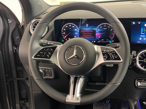 Used 2026 Mercedes-Benz GLA 250 4MATIC image 17