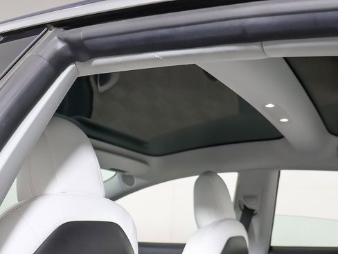 Used 2018 Tesla Model 3 Mid Range image 16