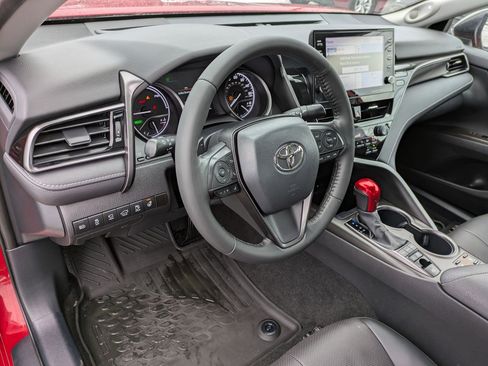 Used 2023 Toyota Camry XSE image 8