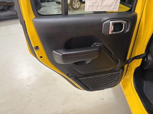 Used 2018 Jeep Wrangler Unlimited Sport S AWD/4WD image 23
