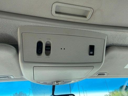 Used 2014 Nissan Titan SL AWD/4WD image 32