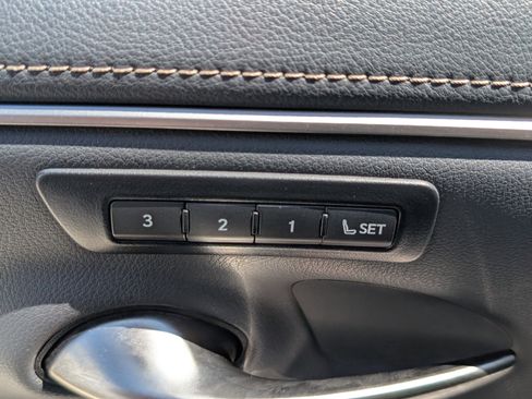 Used 2025 Lexus ES 300h w/ Premium Package FWD image 18