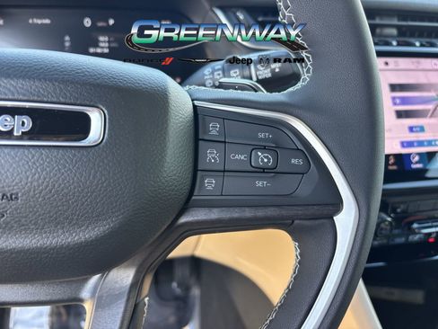 New 2025 Jeep Grand Cherokee Limited image 23