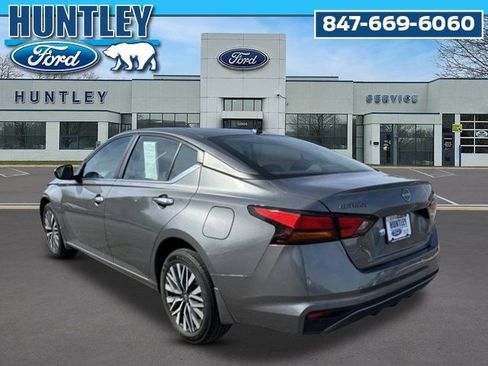 Used 2024 Nissan Altima 2.5 SV image 4