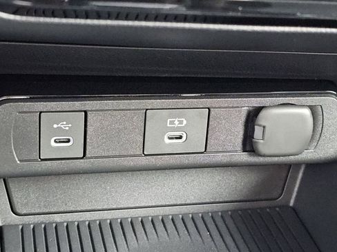 New 2026 Toyota Prius Plug-In Hybrid FWD image 14