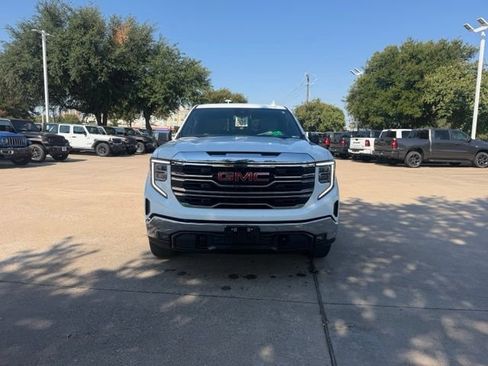 Used 2025 GMC Sierra 1500 SLT AWD/4WD image 2