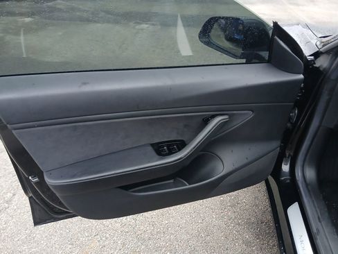 Used 2018 Tesla Model 3 Long Range image 11