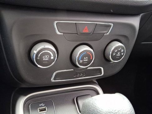 Certified 2018 Jeep Compass Sport image 18